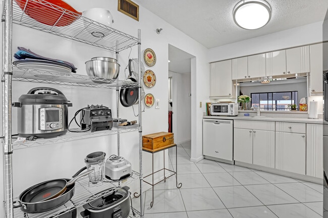 Photo - 7290 Kinghurst Dr Unit 806