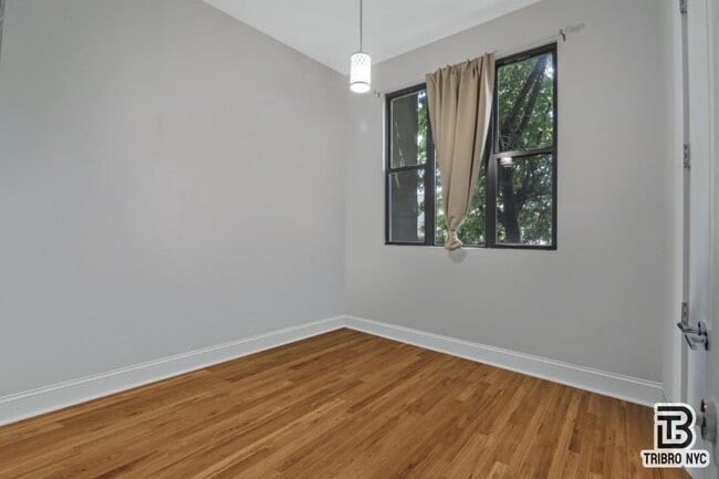 Photo - 3 bedroom in ASTORIA NY 11106 Unit 3