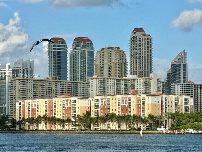 Photo - 17150 N Bay Rd Unidad 2205