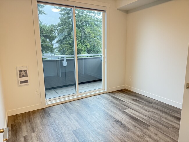 Building Photo - 660 Beach Rd