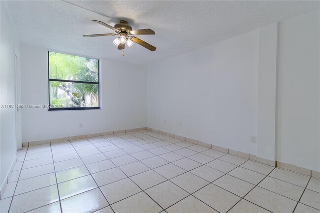 Photo - 14611 N Kendall Dr Unit 208L