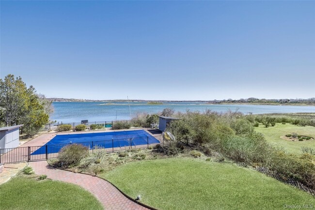 154 W Lake Dr