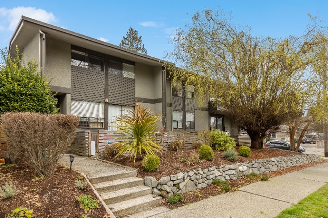 Building Photo - 9701 Woodlawn Ave N Rental