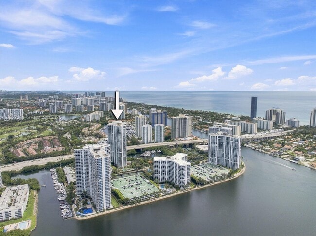 Building Photo - 3500 Mystic Pointe Dr Unit 2003