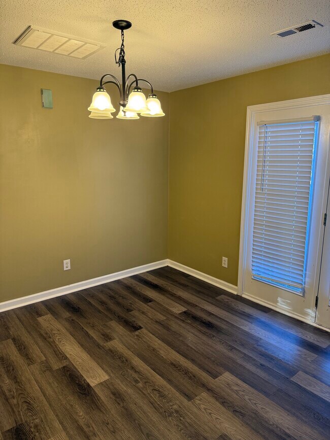 Photo - 1914 Ray Alexander Dr