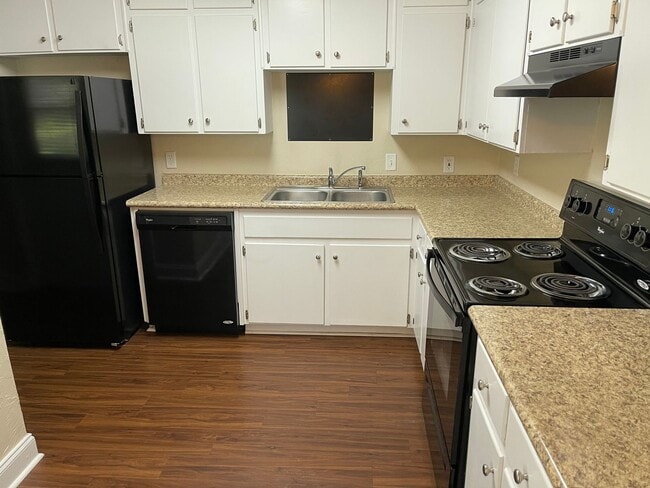 Building Photo - 2626 Old Bainbridge Rd Unit 2626 C