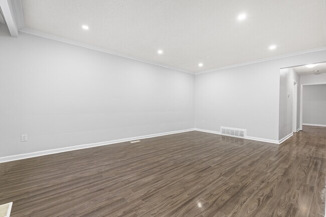 Photo - 957 Beechwood Ave