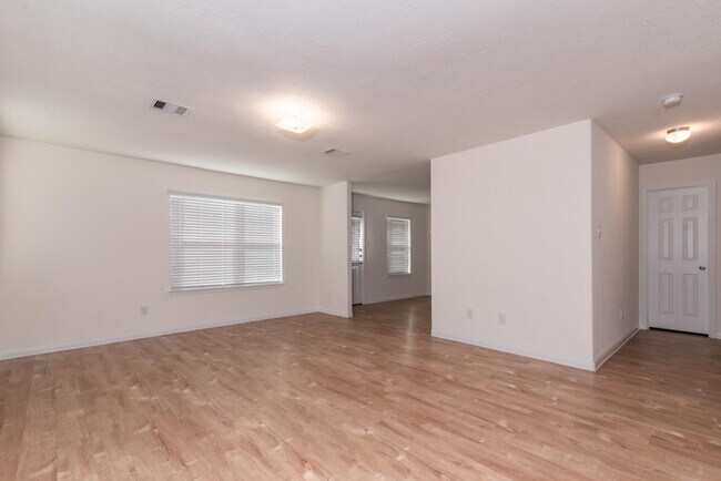 Photo - 918 Running Creek Court