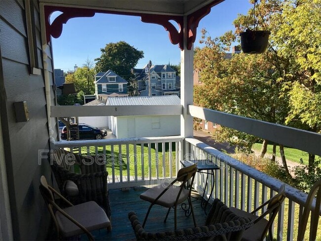 Photo - 122 Buell St