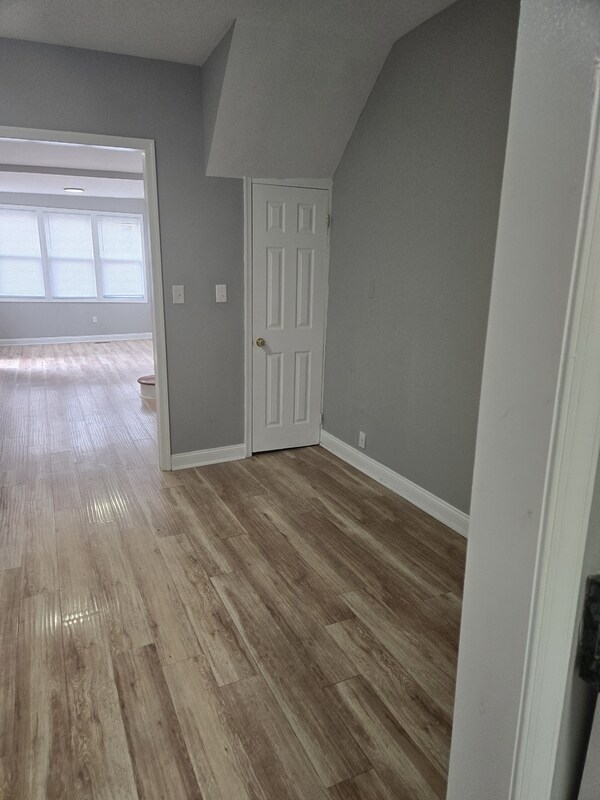 Photo - 5047 Diamond St