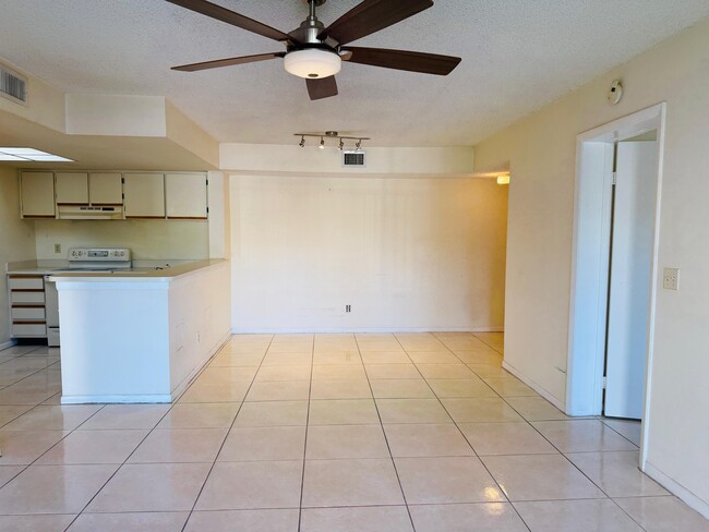 Photo - 9266 W Atlantic Blvd Unidad # 1026