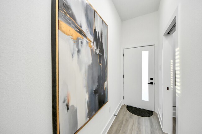 Photo - 8533 Amadwe St