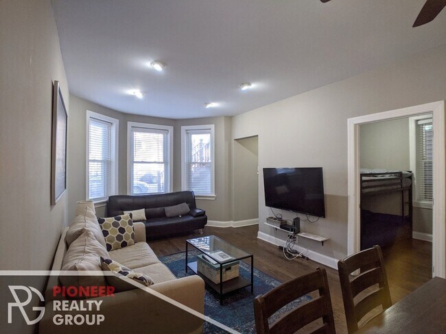 1911 W Addison St Unit 1