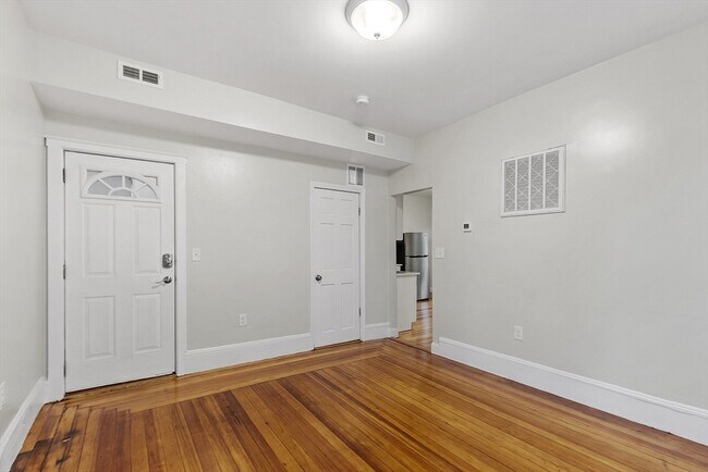 Photo - 237 Walnut St Unit 2