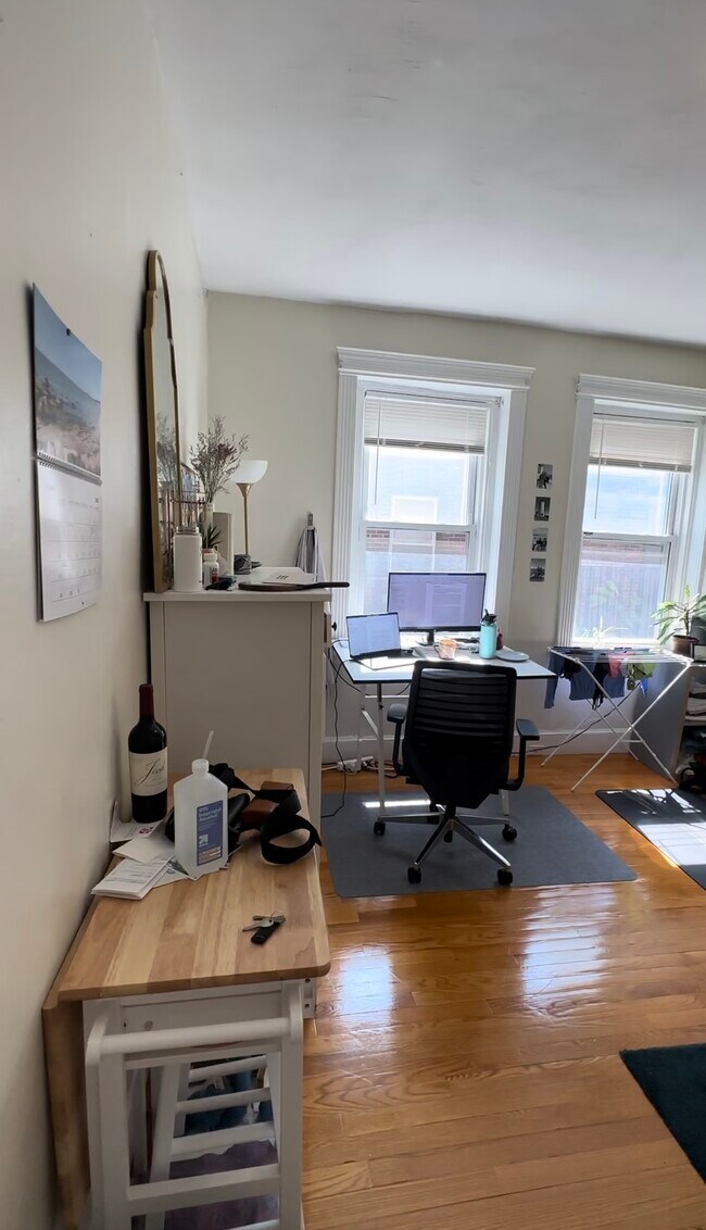Photo - 142 Hemenway St