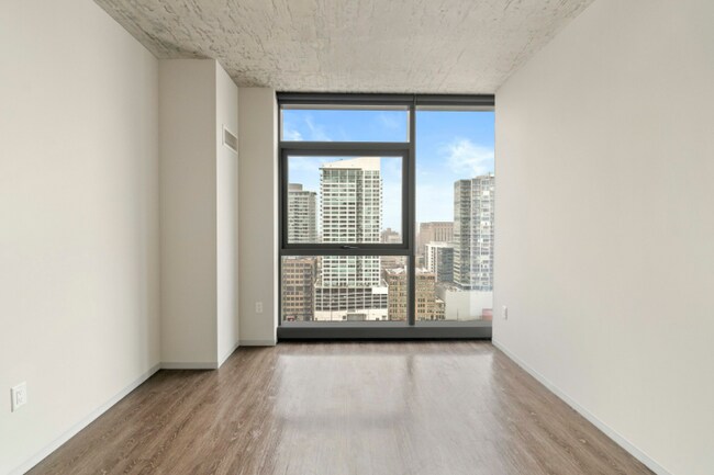 Photo - 713 S Clark St