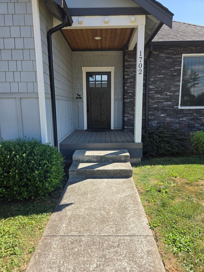 Photo - 1702 Aaron Dr