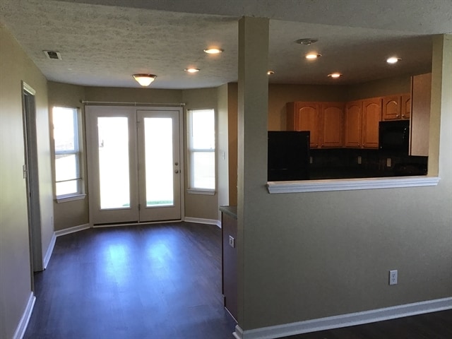 Photo - 829 Stonehenge Way