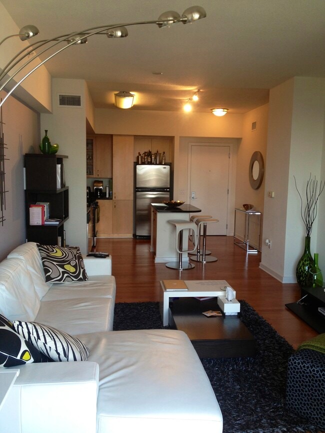 Photo - 475 K St NW Unidad 1018