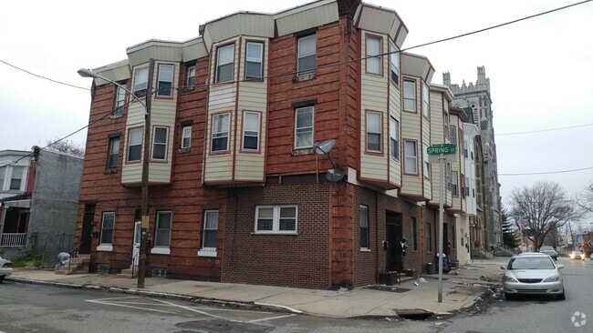 Building Photo - West Philly Studio Unit 1st fl rear Rental