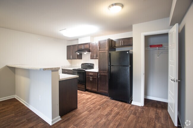 2HAB,2BA,952SF - October Station Apartments