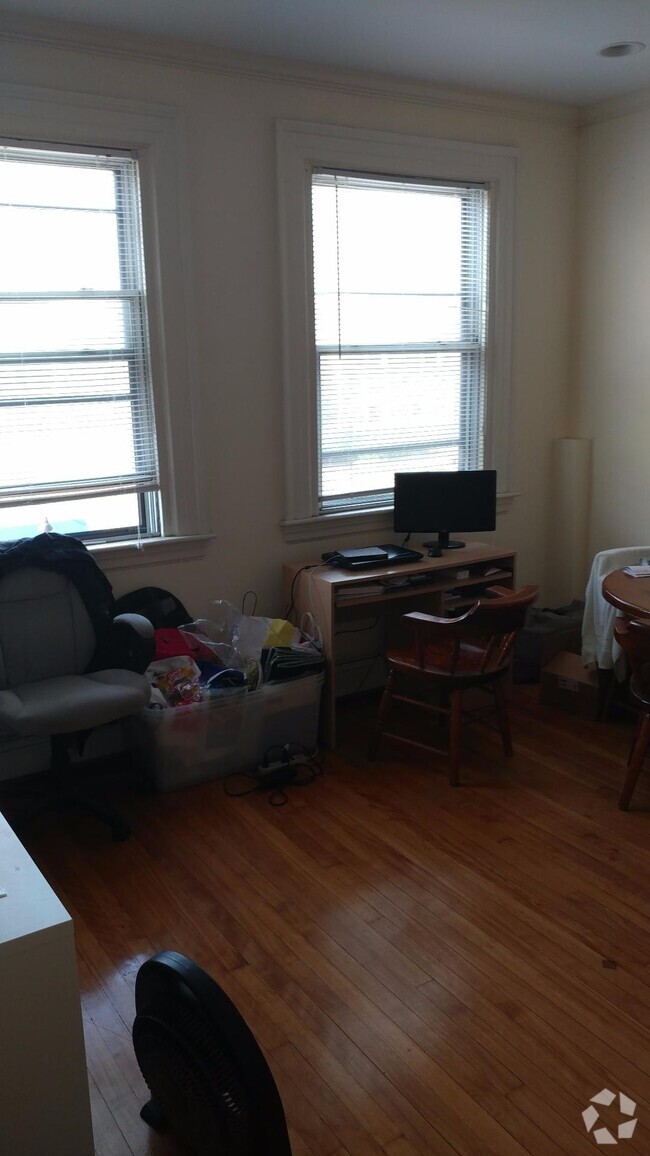 Building Photo - 465 Centre St Unit 204 Rental