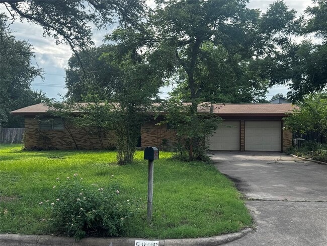 Building Photo - 5806 Coventry Ln