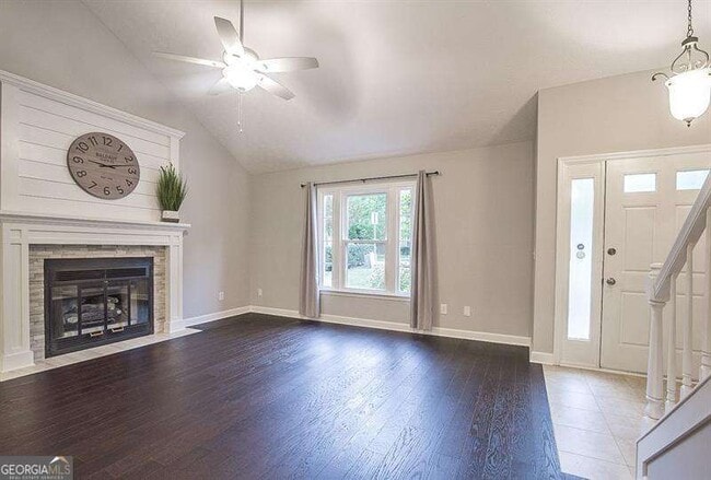 Photo - 1351 Omie Way