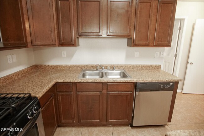 14308 Arabian Point