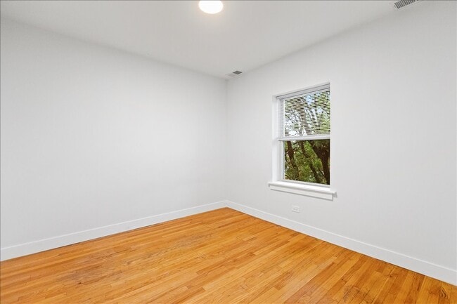 Photo - 4055 N Spaulding Ave Unit 1