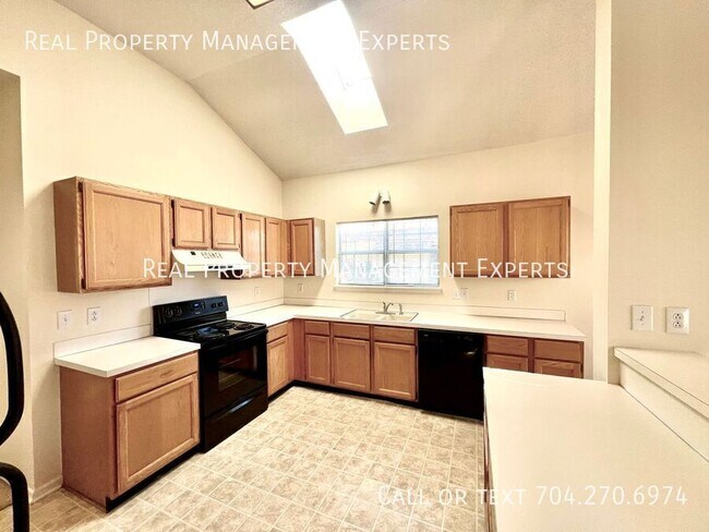 Photo - 109 Claremont Way