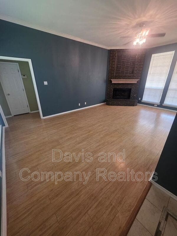 Photo - 5203 Canadian Ave