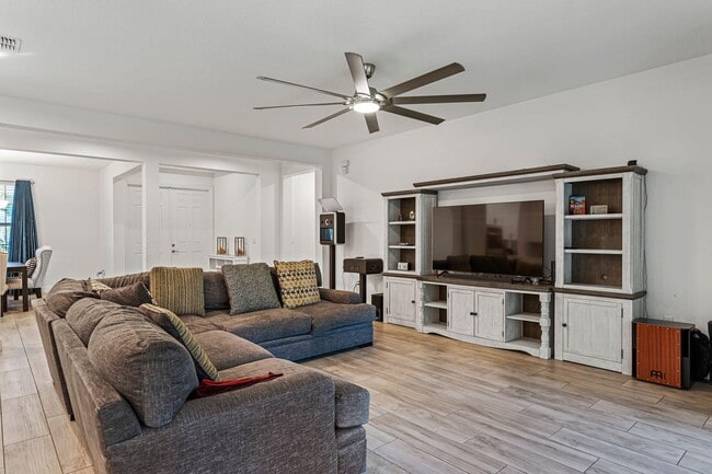 Photo - 6245 Arcadia Square