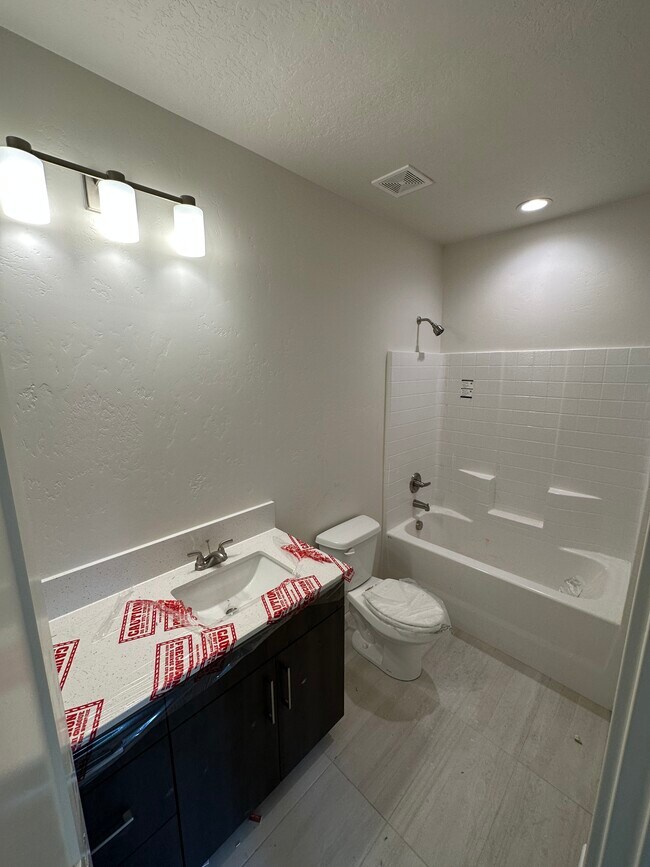 Photo - 522 E Heron Park St