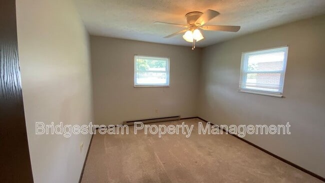 Photo - 52 Candlewood Ct