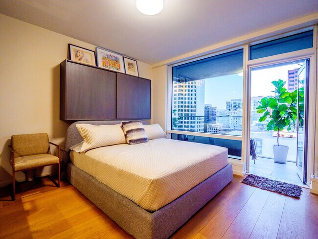 Photo - 877 Francisco St Unidad 1115