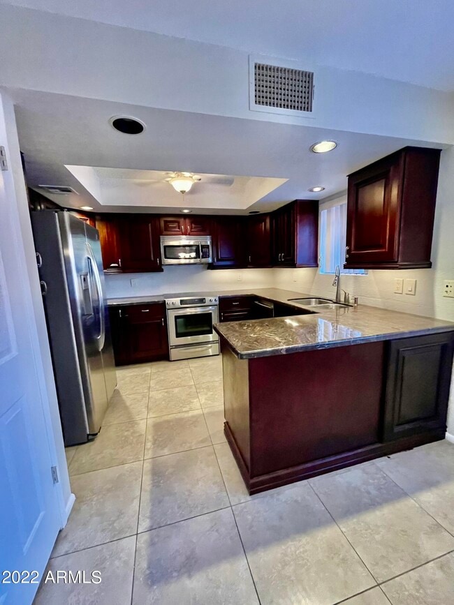 Photo - 12212 N Paradise Vlg Pkwy S Unidad 104