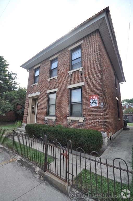 Building Photo - 321 E Livingston Ave Unit Apt. B
