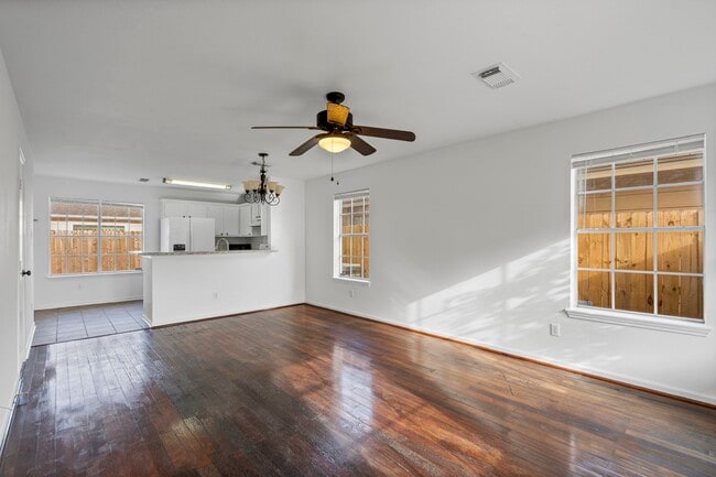 Photo - 2106 Nettleton St