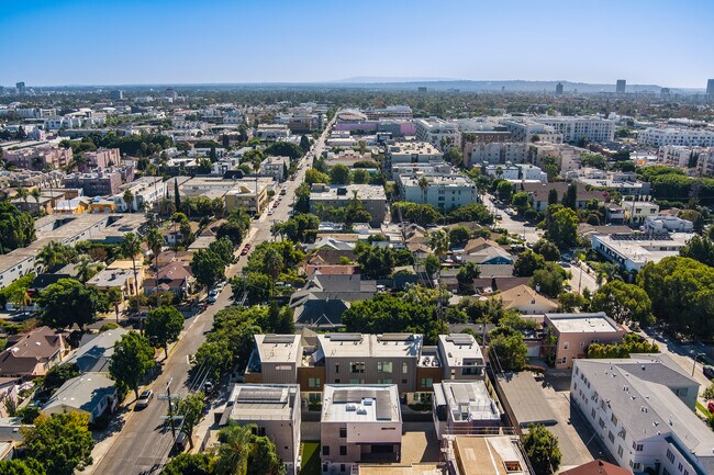 Photo - 1345 Seward St