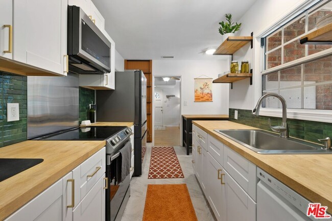 Photo - 1031 Euclid St NW