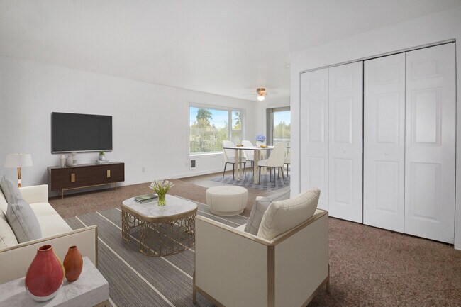 Photo - Lakeside Apartments