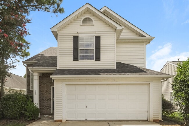 Building Photo - 707 Almora Dr Rental