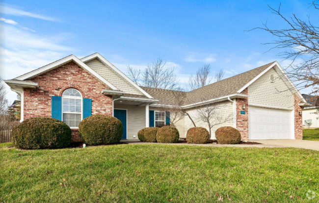 Building Photo - 3 Bedroom Home-Quail Creek Neighborhood