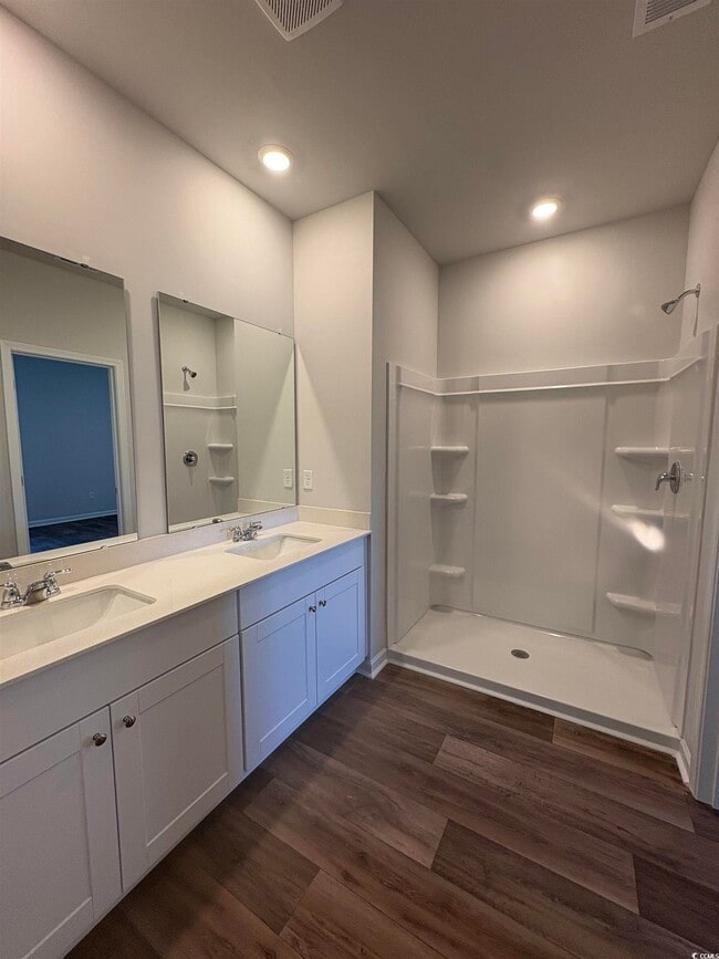 Photo - 820 Wapama St