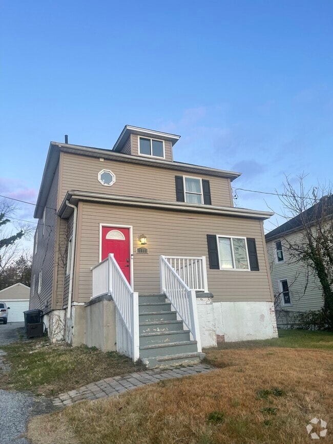 Building Photo - 1511 Odell Ave Rental
