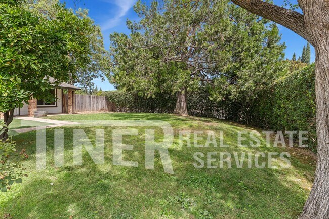Photo - 8950 Salmon Falls Dr