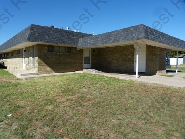 Building Photo - Handicap accessible apartment