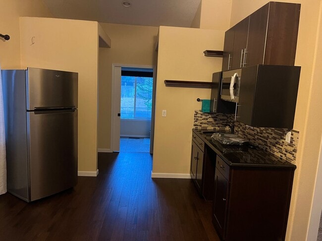 Photo - 433 NE 49th Ave