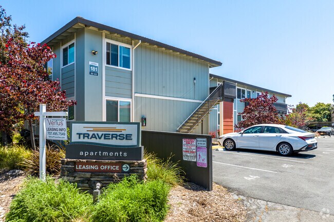 Entrada al edificio - Traverse